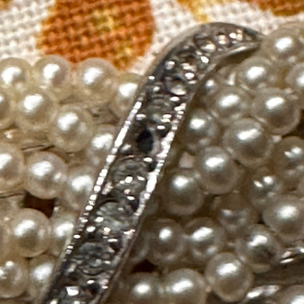 Ciner Elegant vintage  faux  Pearl and Silver bracelet. - Picture 4 of 5